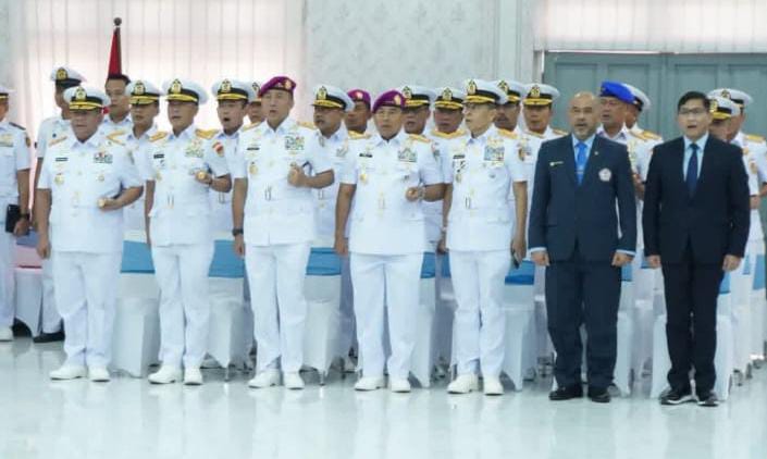 KOMANDAN PUSPOMAL MENGHADIRI PENUTUPAN PENDIDIKAN DAN WISUDA MAHASISWA STTAL TAHUN 2026