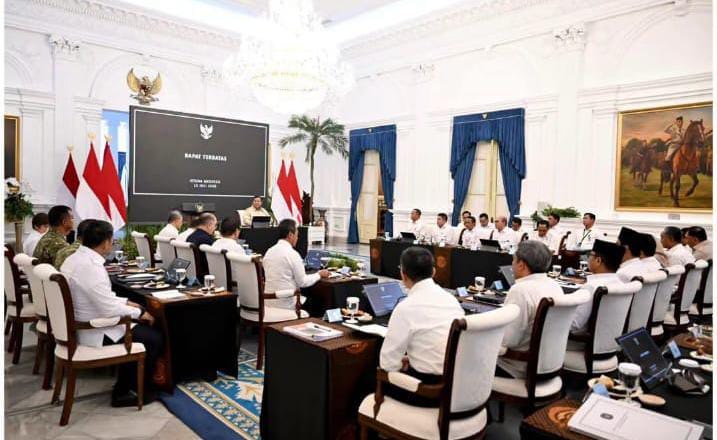 Presiden Prabowo Subianto memimpin Rapat Terbatas bersama jajaran Kabinet Merah Putih